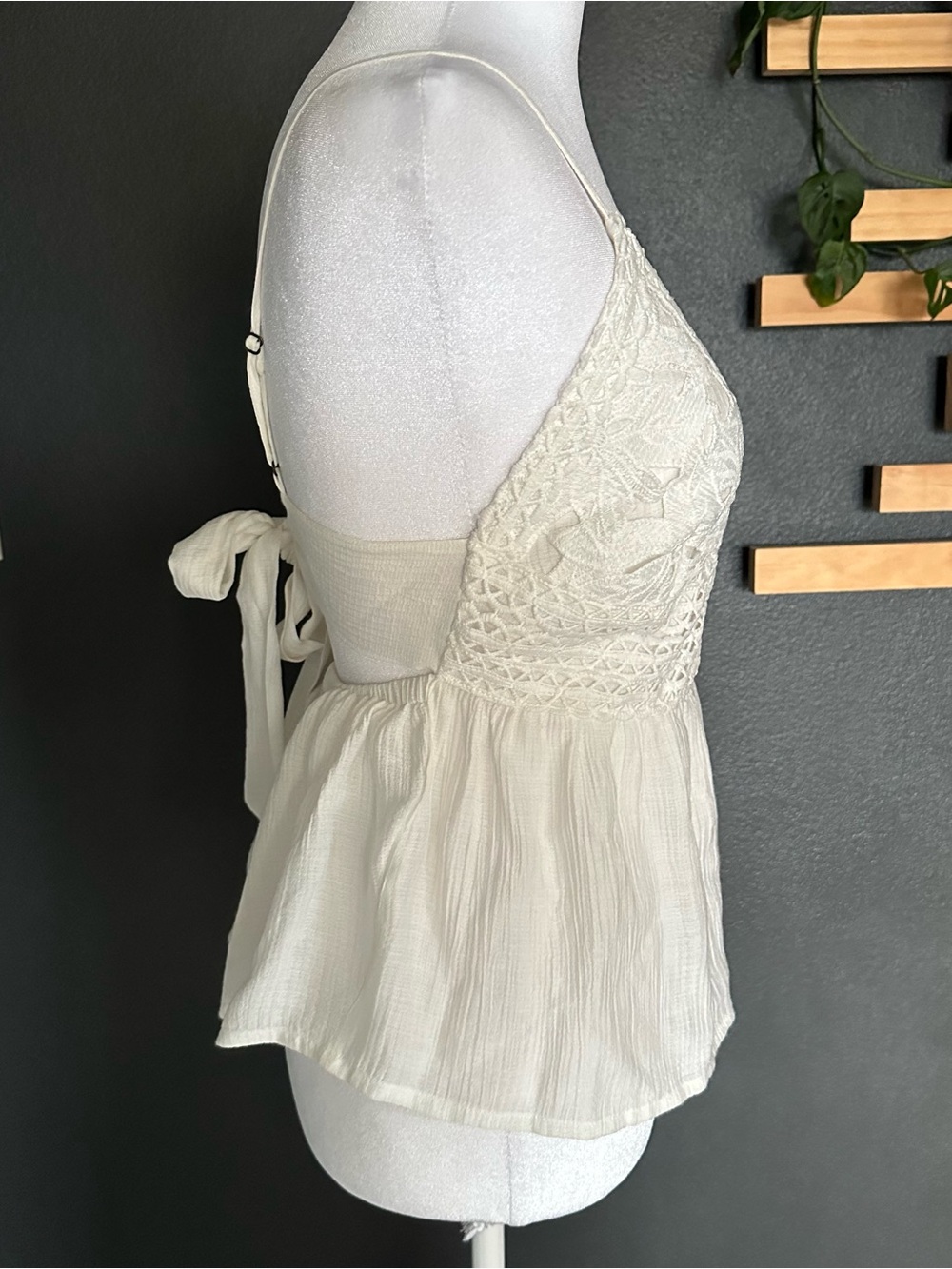 Shyanne Lace Crochet Peplum Cami Tank Top Ivory Boho Size S NWOT - Picture 4 of 7